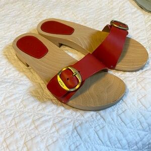 Doen red mercata clogs, size 37.